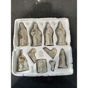 White w/Gold Trim Porcelain Nativity Set 10 Piece Beautiful